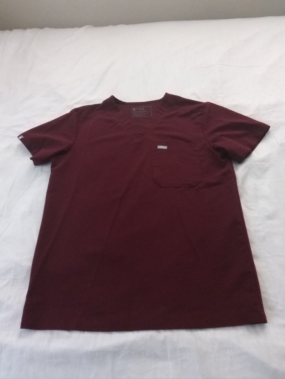 Figs Women's Short-Sleeve Pocket Scrub Top in Burgundy